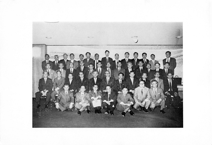 ファイル:昭和47年度 やそみ会報 004集合写真.jpg