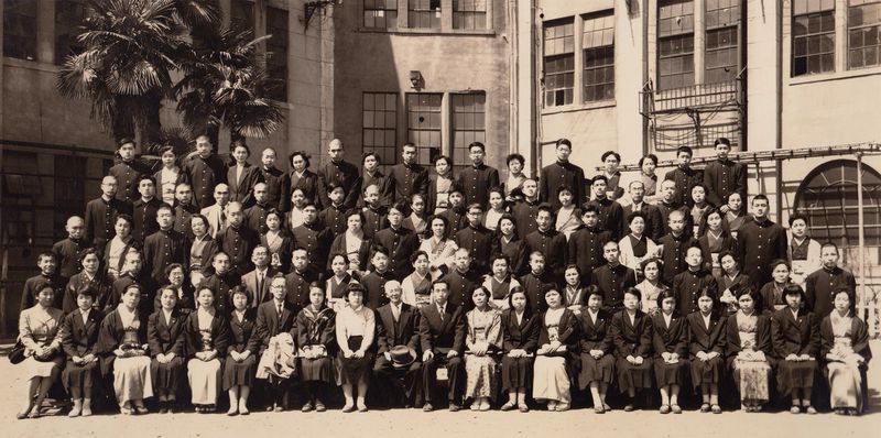 ファイル:01 1957年4月 1F 入学式担任鈴木亨先生p.jpg